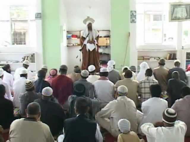 Hundreds for Muslims gather for Eid celebrations